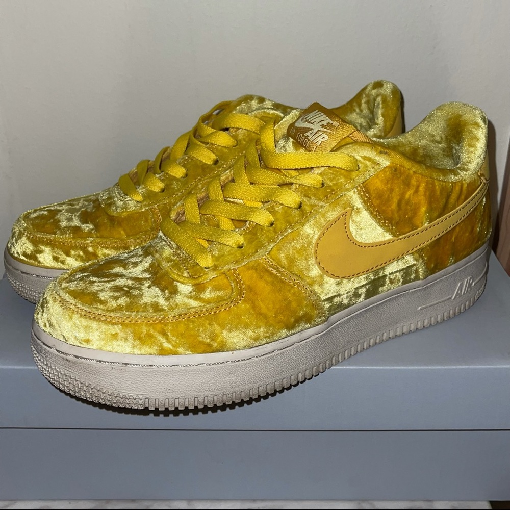 Nike Air Force 1